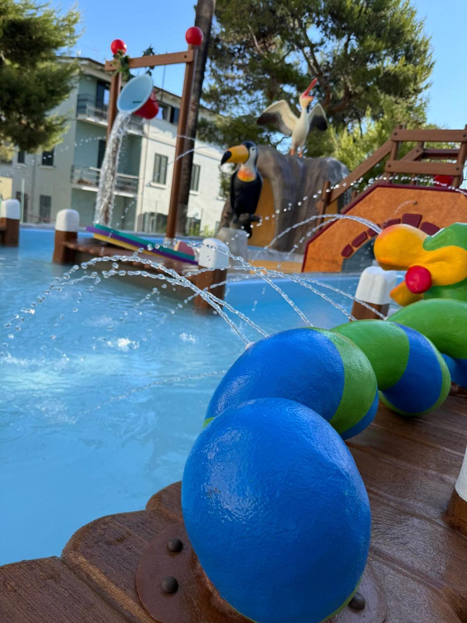 Hotel Relax Family & Spa San Benedetto del Tronto Esterno foto