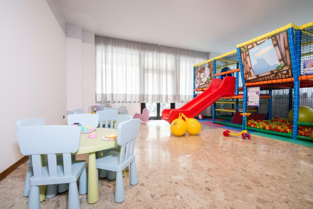 Hotel Relax Family & Spa San Benedetto del Tronto Esterno foto